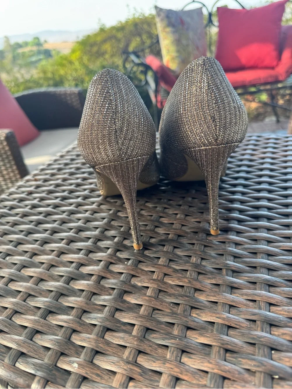 Carlos Santana Posy Metallic Gold Pointed Toe Pumps Heels Size 8.5